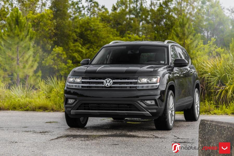  Volkswagen Atlas V6 4Motion on Vossen Wheels (VFS2) 2017 года  (фото 10 из 18)